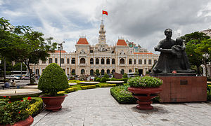 Ayuntamiento,_Ciudad_Ho_Chi_Minh,_Vietnam,_2013-08-14,_DD_03.JPG